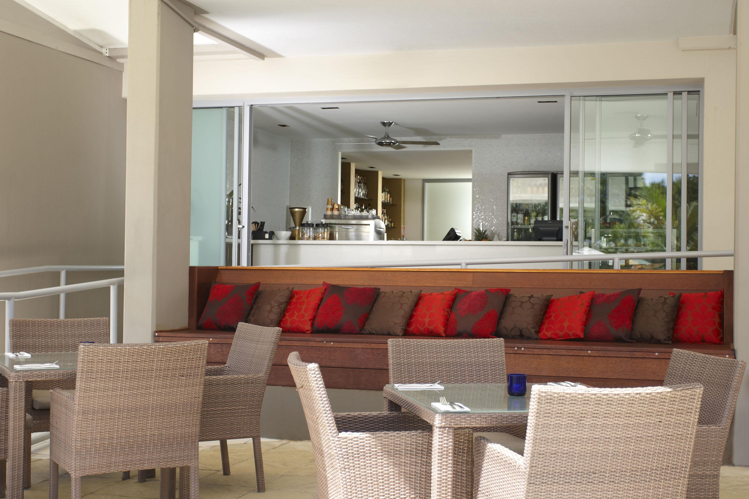 Peppers Salt Resort & Spa Kingscliff Eksteriør bilde The bar at the hotel